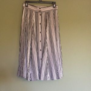 Universal Thread button front striped midi skirt